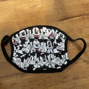Disney Mickey Mouse face mask for adult